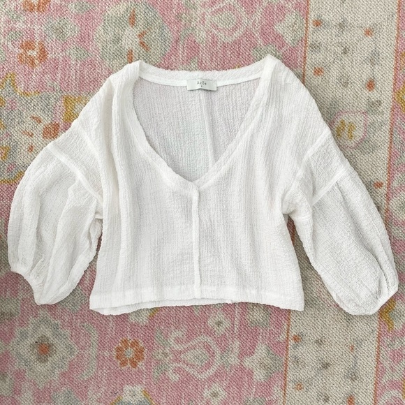 beachy white gauze v-neck top - Picture 1 of 6